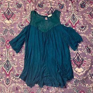 Eyeshadow cold shoulder deep teal top